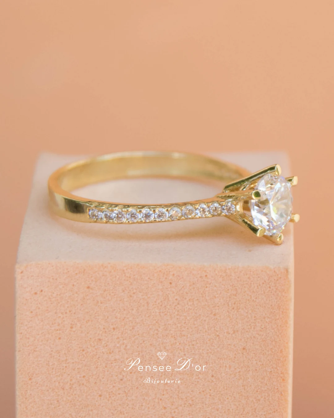 Bague Solitaire Éclisse on Or